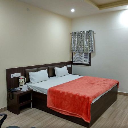 Oyo 60976 Hotel Shree Ji Morena Екстериор снимка