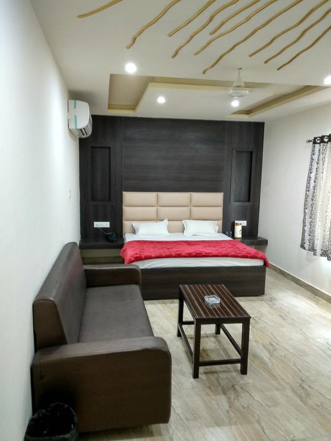 Oyo 60976 Hotel Shree Ji Morena Екстериор снимка